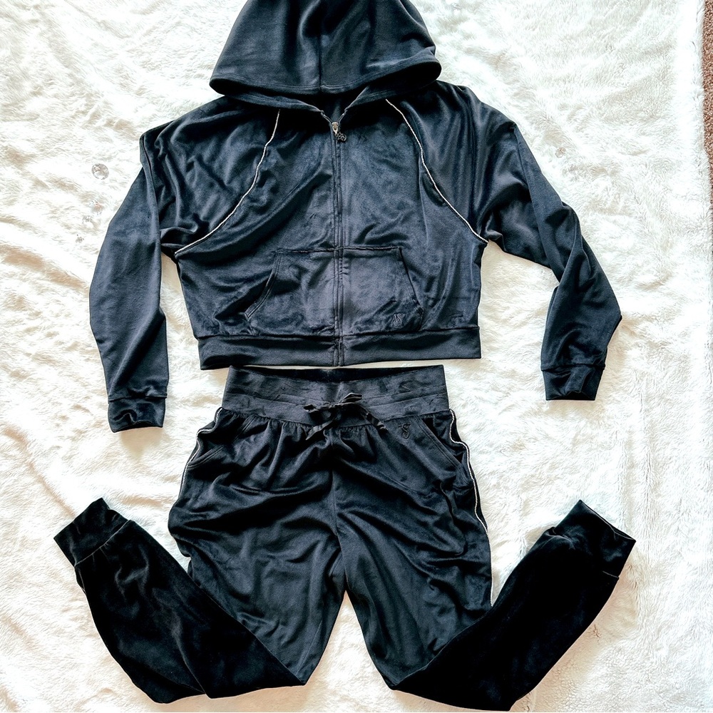 VICTORIA’S SECRET VELOUR RHINESTONE CROPPED HOODIE & PANTS SET - Black -Size med
